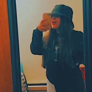 Meet your Posher, Liana